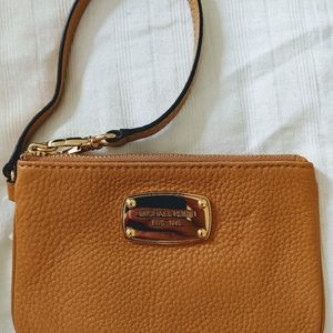 Michael Kors Jet Set Item Small Wristlet